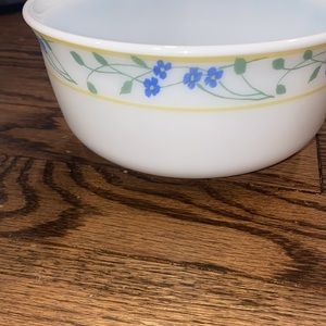 Two serving bowls by Juan Dun - milk glass nice 80s pattern